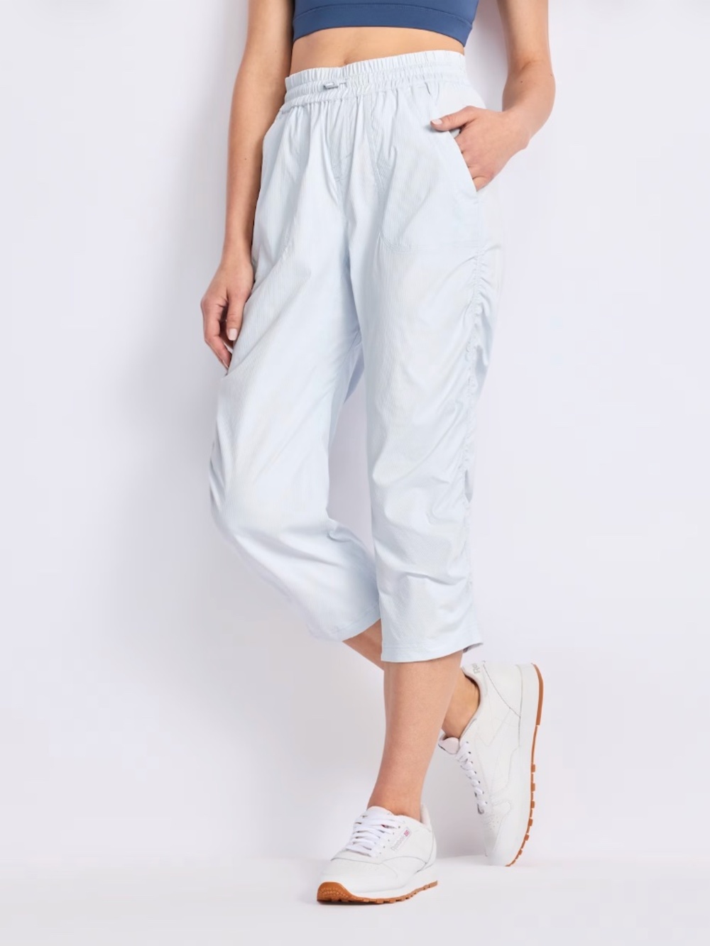 NWOT WE WANDER Woven Capri Pant light blue, small